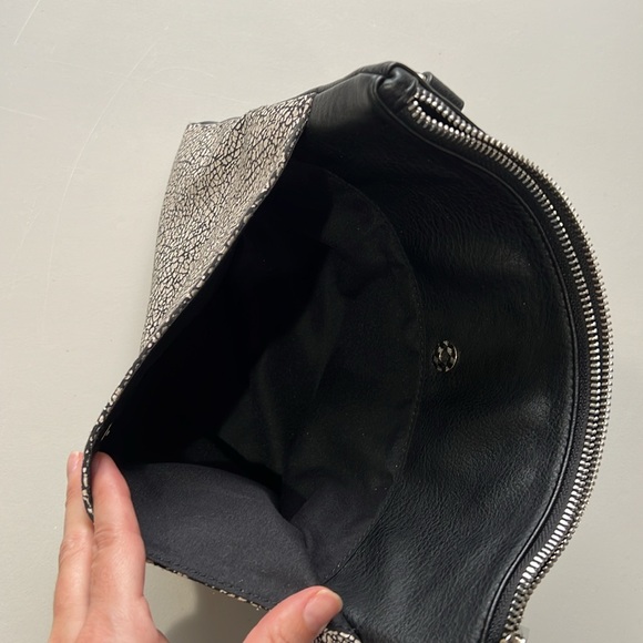 Oliver Bonas Amii Crackle Cross Body Bag - Picture 4 of 5